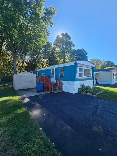 1565 M-63 #60, Benton Harbor, MI 49022