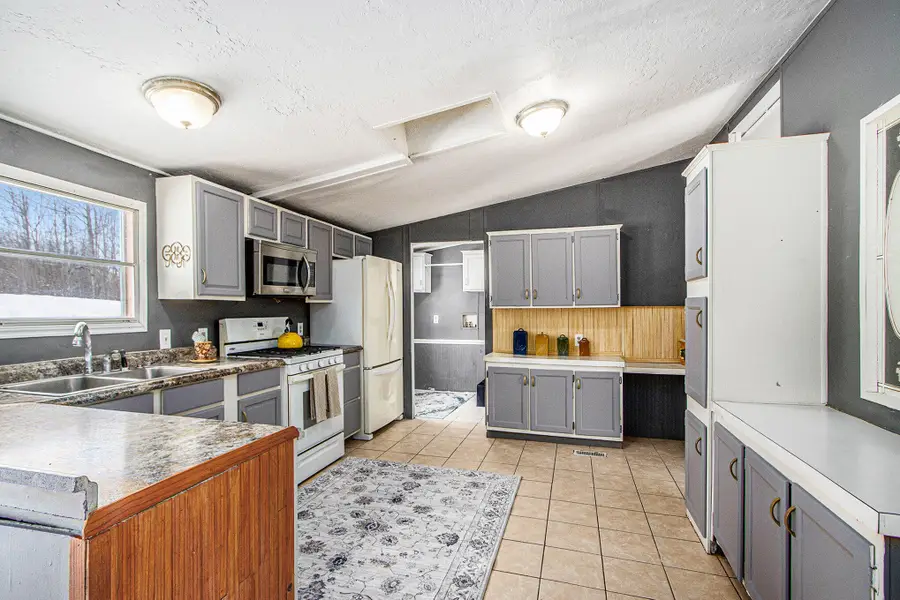 45717 64th Avenue, Paw Paw, MI 49079 - Image #3