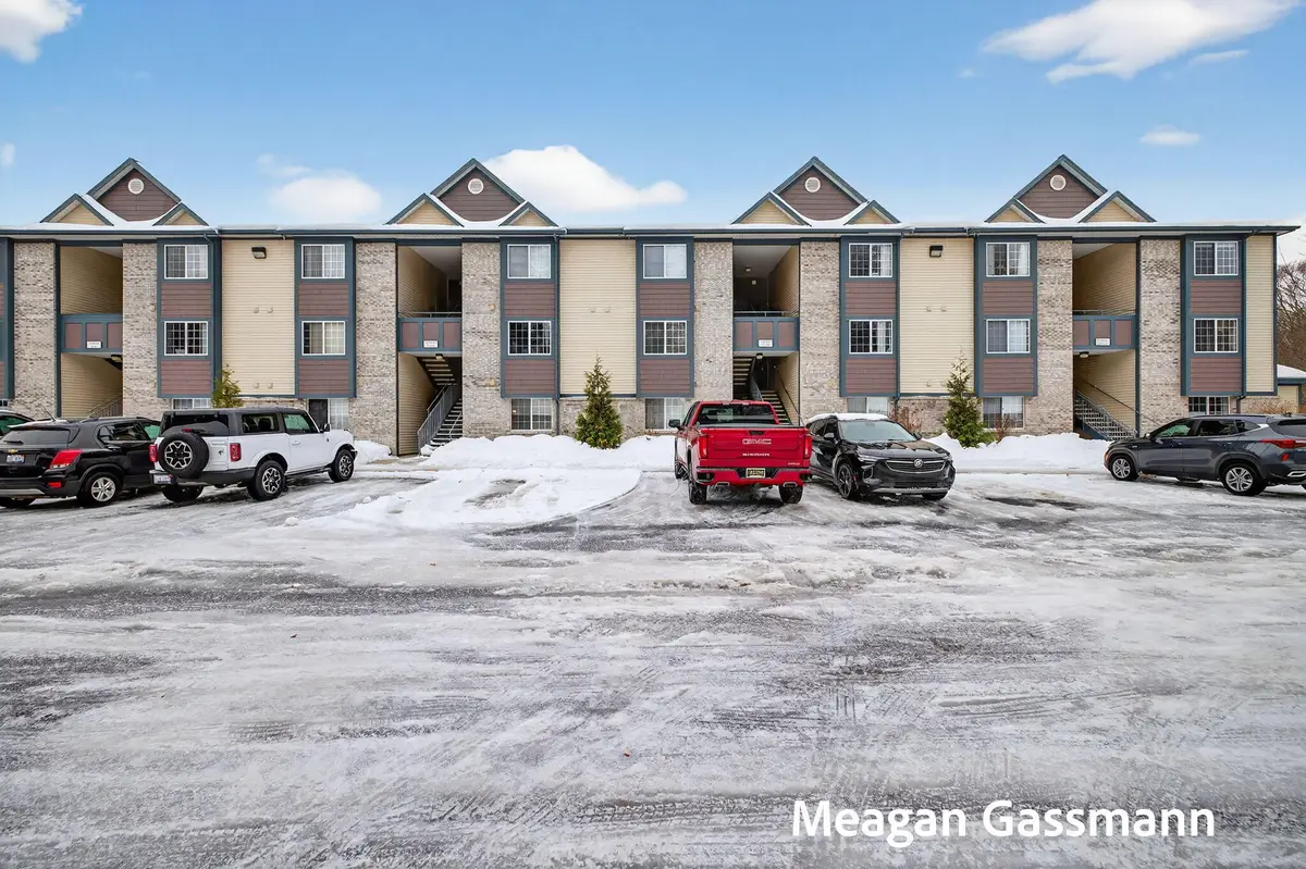 18400 N Ridge Court #8, Spring Lake, MI 49456 - Image #1