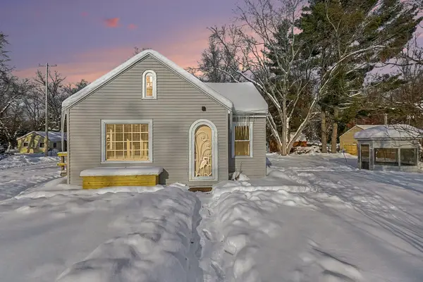 6946 S Lakeview Avenue, Idlewild, MI 49642