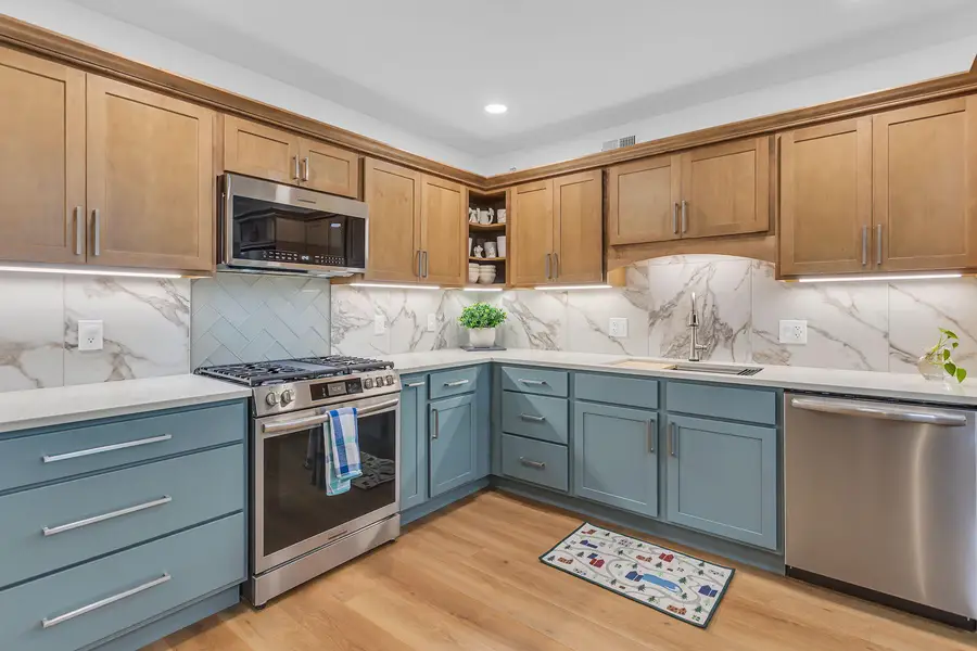 783 W Barrington Circle, Jackson, MI 49203 - Image #2