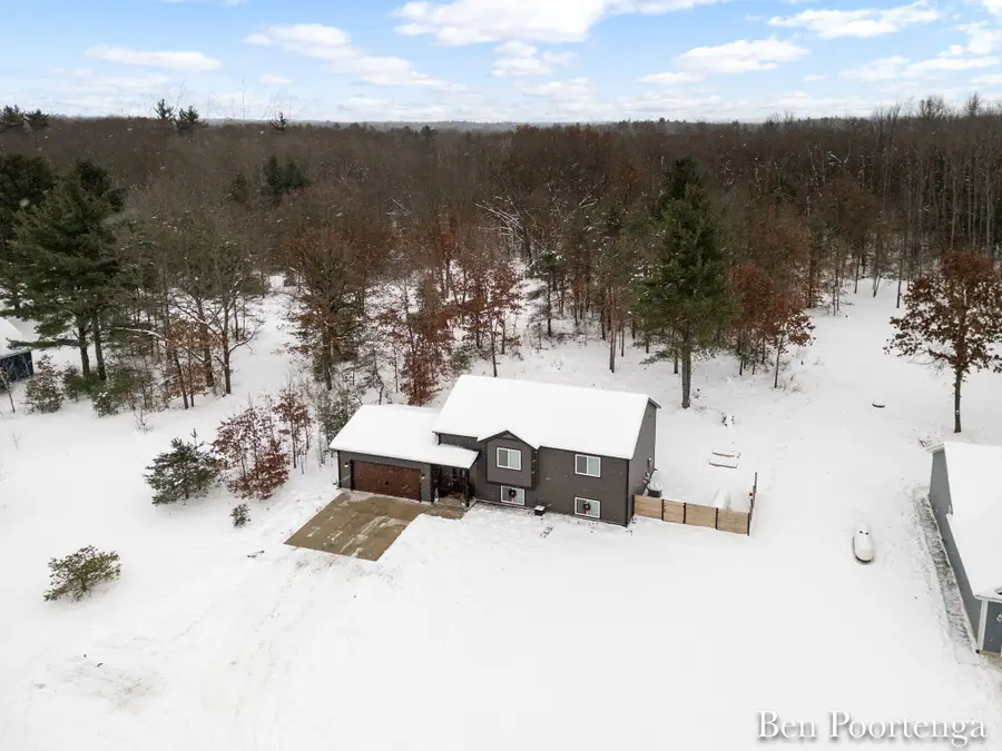11809 Crimson Creek Drive, Gowen, MI 49326 - Image #3