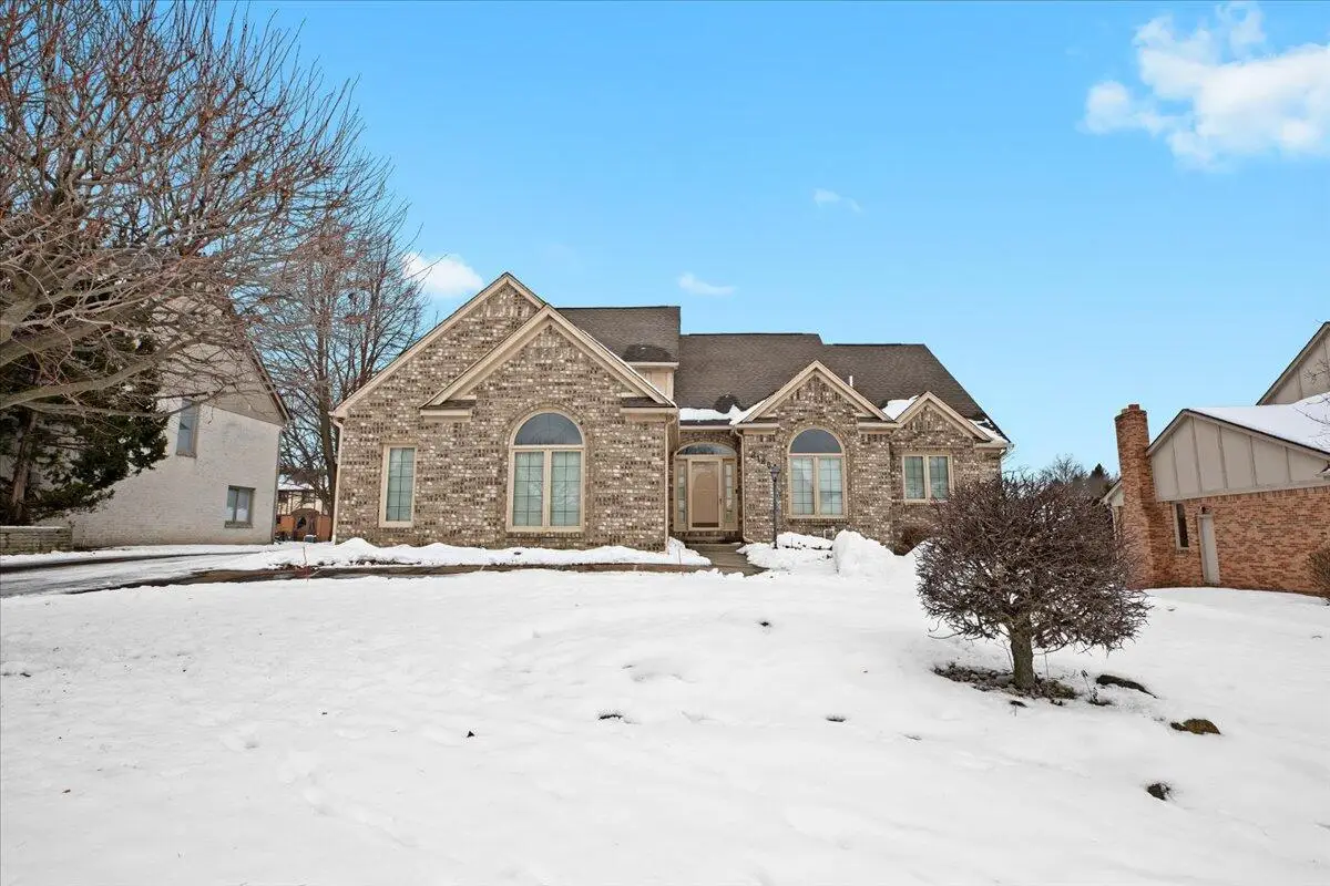 2126 Kennedy Drive, Rochester Hills, MI 48309 - Image #1