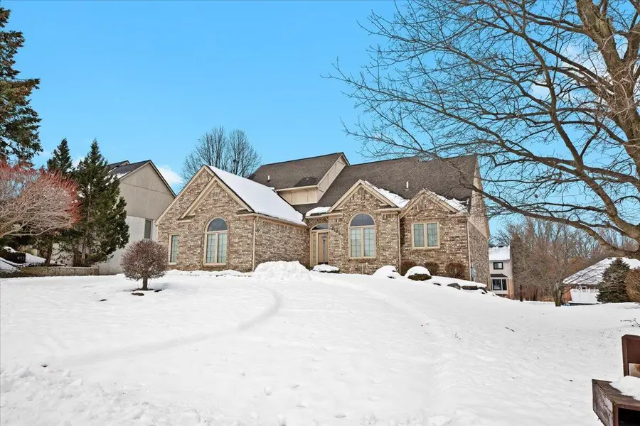 2126 Kennedy Drive, Rochester Hills, MI 48309 - Image #2