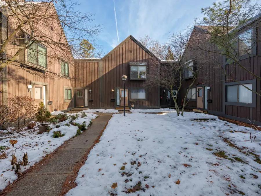 107 Inverness Court, Kalamazoo, MI 49006 - Image #2