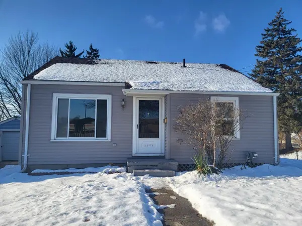 2302 Maplewood Avenue, Lansing, MI 48910