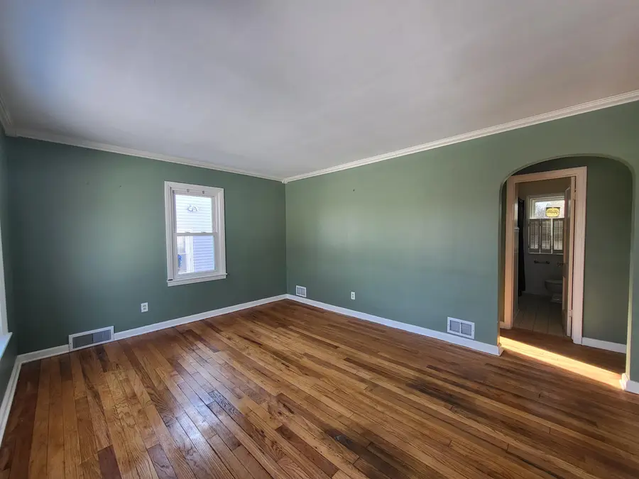 2302 Maplewood Avenue, Lansing, MI 48910 - Image #2