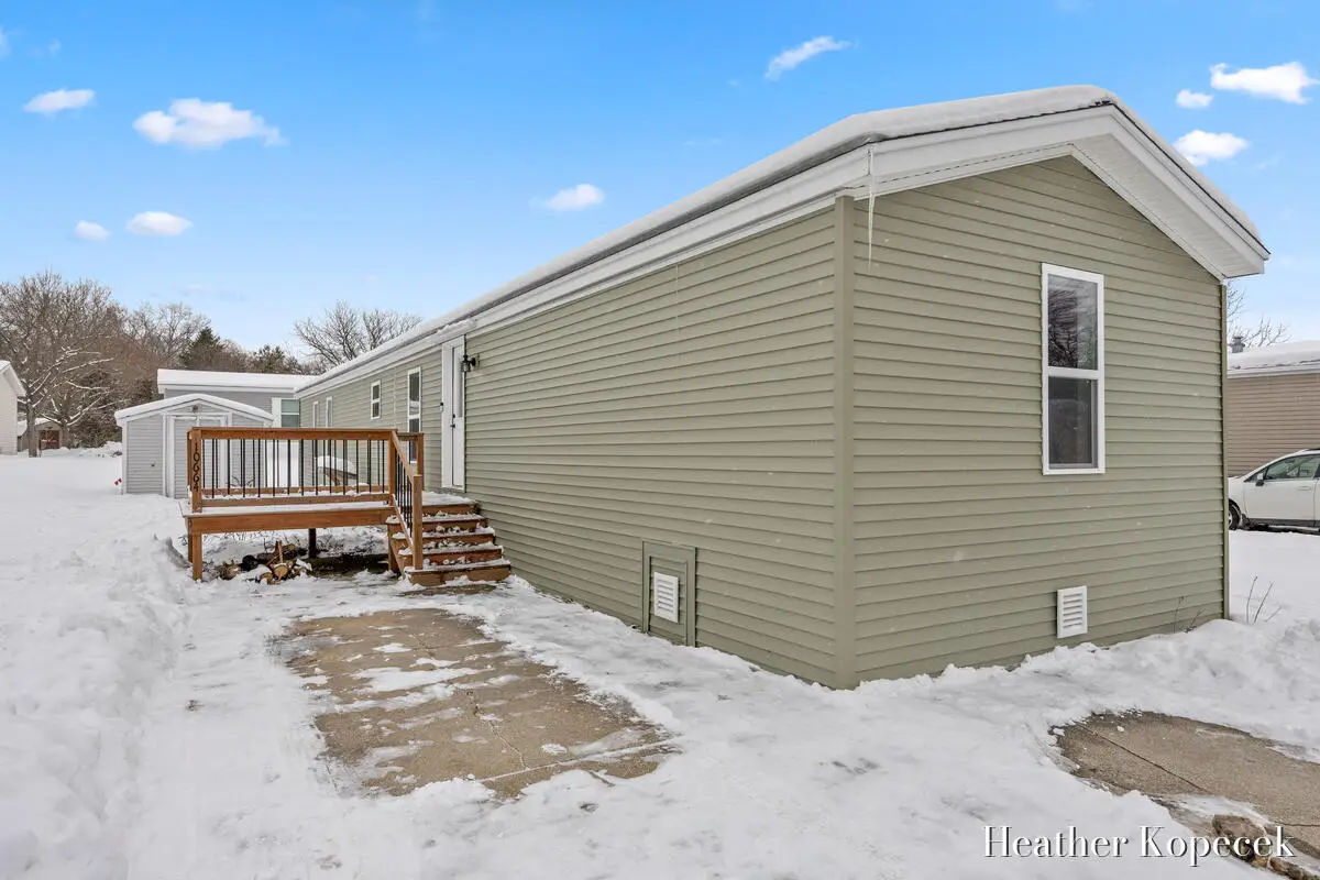 10664 Aquarius Drive Ne, Rockford, MI 49341 - Image #1