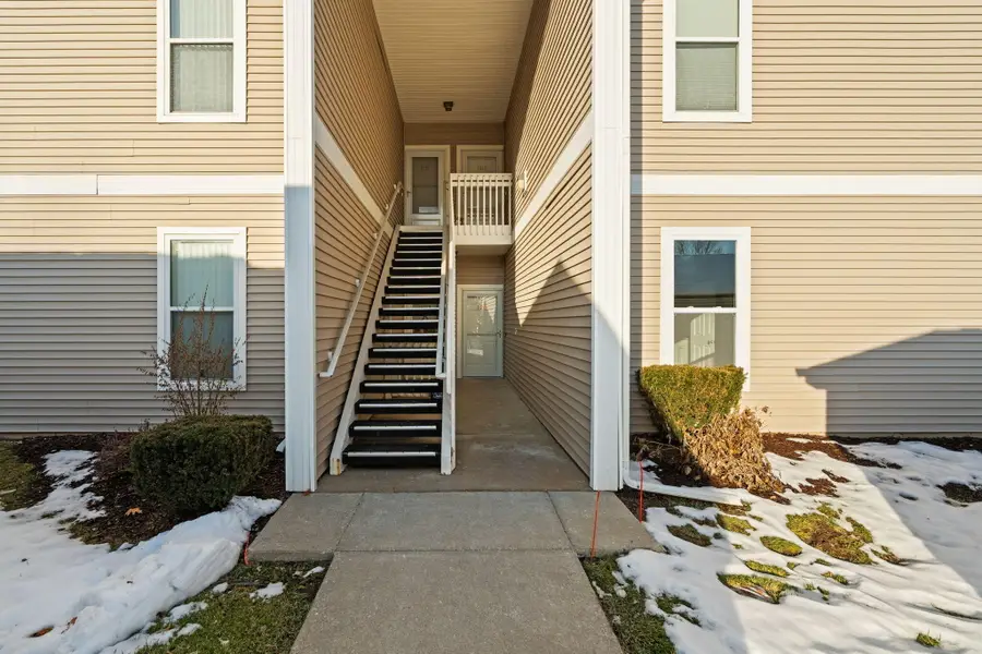 8117 Autumn Woods Trail, Ypsilanti, MI 48198 - Image #2