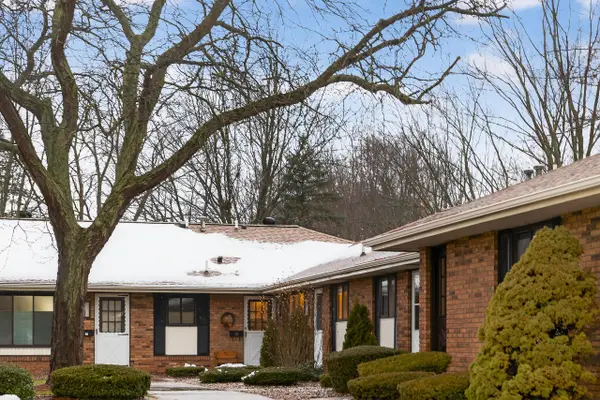 19 Old Mill #19, Holland, MI 49423