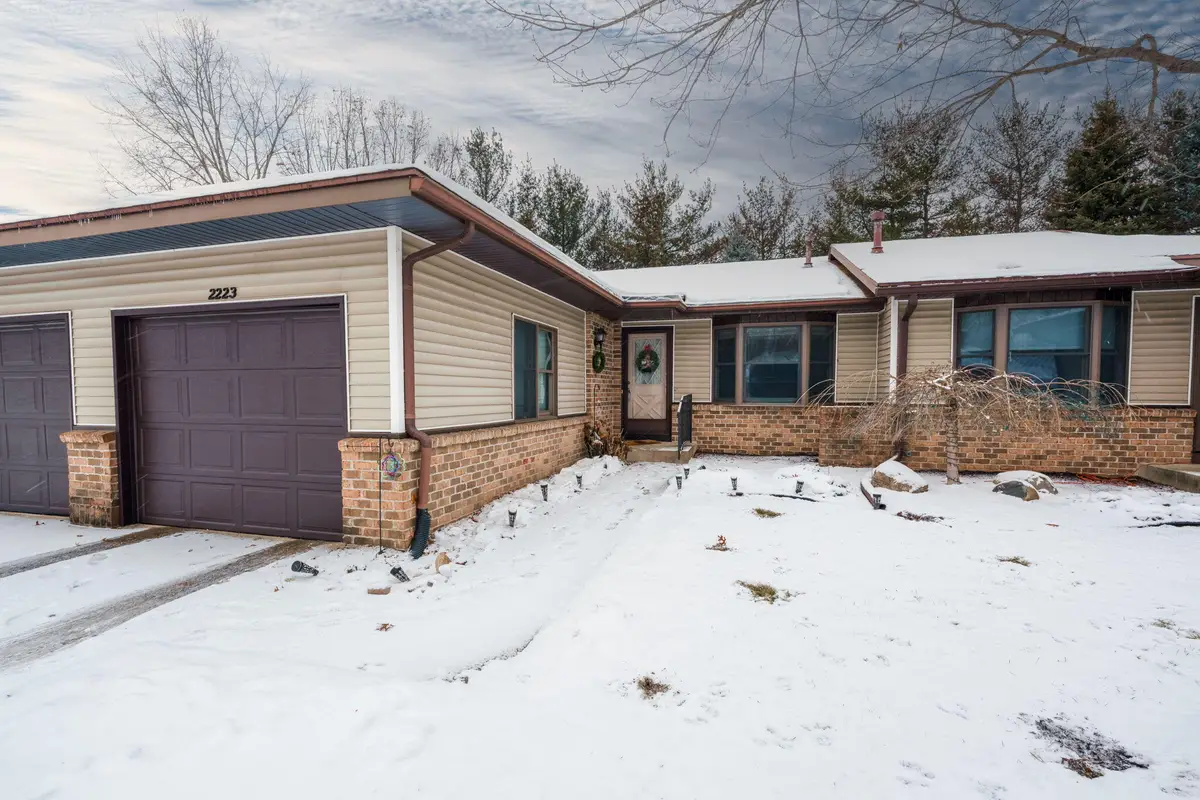 2223 Mapleton Street Ne, Grand Rapids, MI 49505 - Image #1