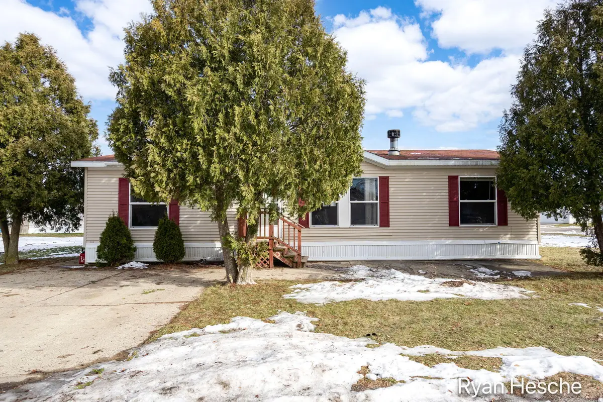 360 E Tuttle Road #82, Ionia, MI 48846 - Image #1