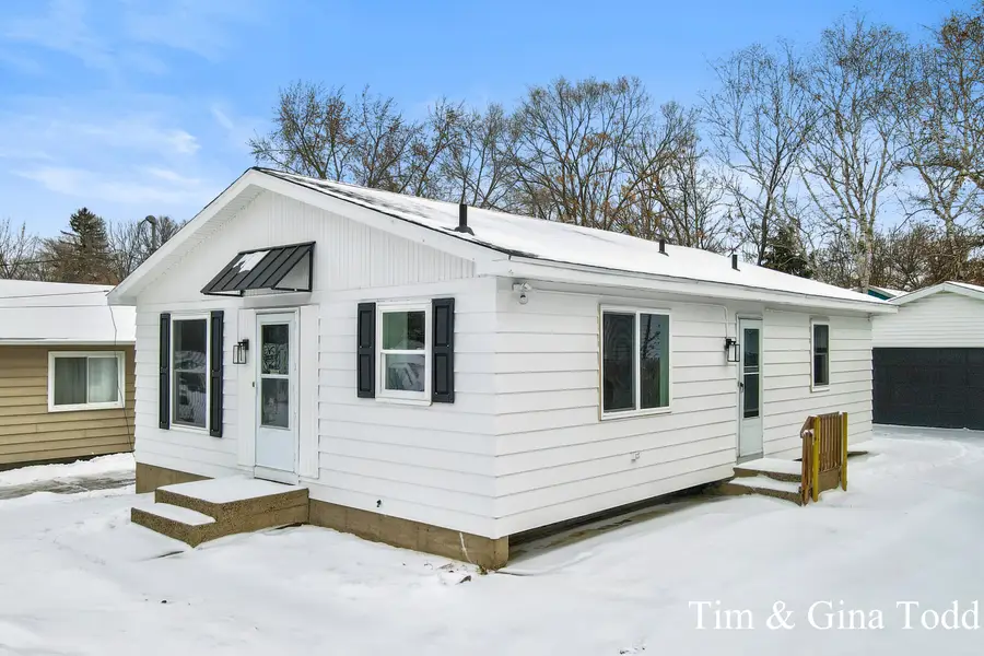 1628 Ira Avenue Nw, Grand Rapids, MI 49504 - Image #2