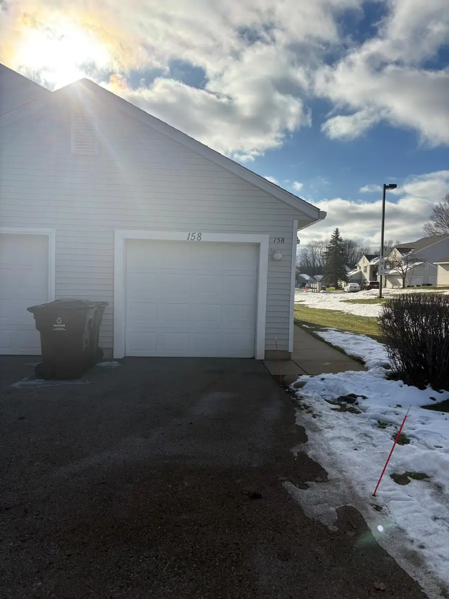 158 Hunters Lane Ne #70, Rockford, MI 49341 - Image #2