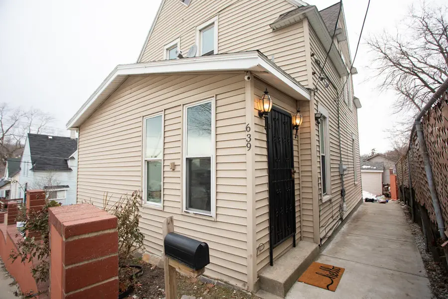 639 Curve Street Sw, Grand Rapids, MI 49503 - Image #2