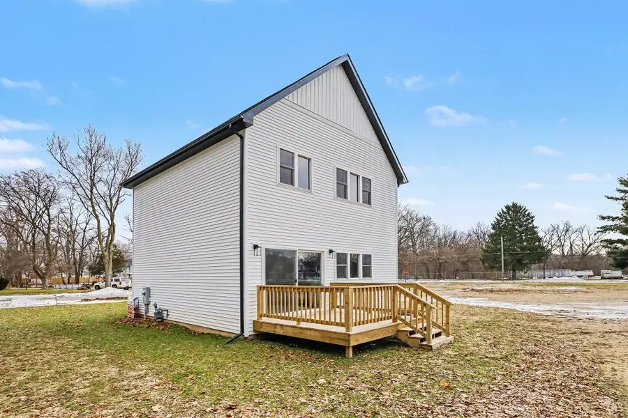 105 Lester Avenue, Dowagiac, MI 49047 - Image #2