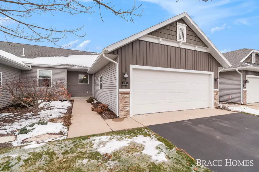 8119 Byron Creek Drive Sw, Byron Center, MI 49315 - Image #3