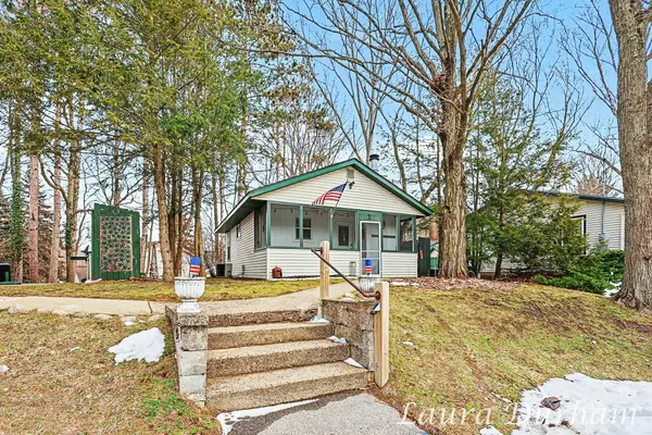 3581 65th Street #5, Saugatuck, MI 49453