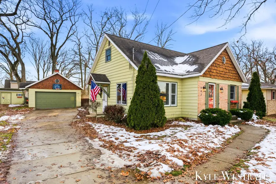 942 32nd Street Sw, Wyoming, MI 49509 - Image #2