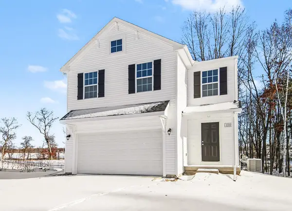 1200 Cedarwood Drive, Greenville, MI 48838