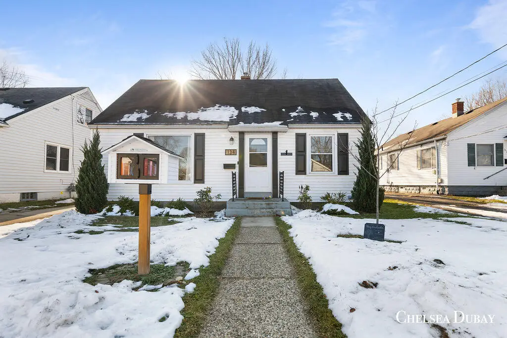 134 Lawrence Street Ne, Grand Rapids, MI 49505 - Image #1