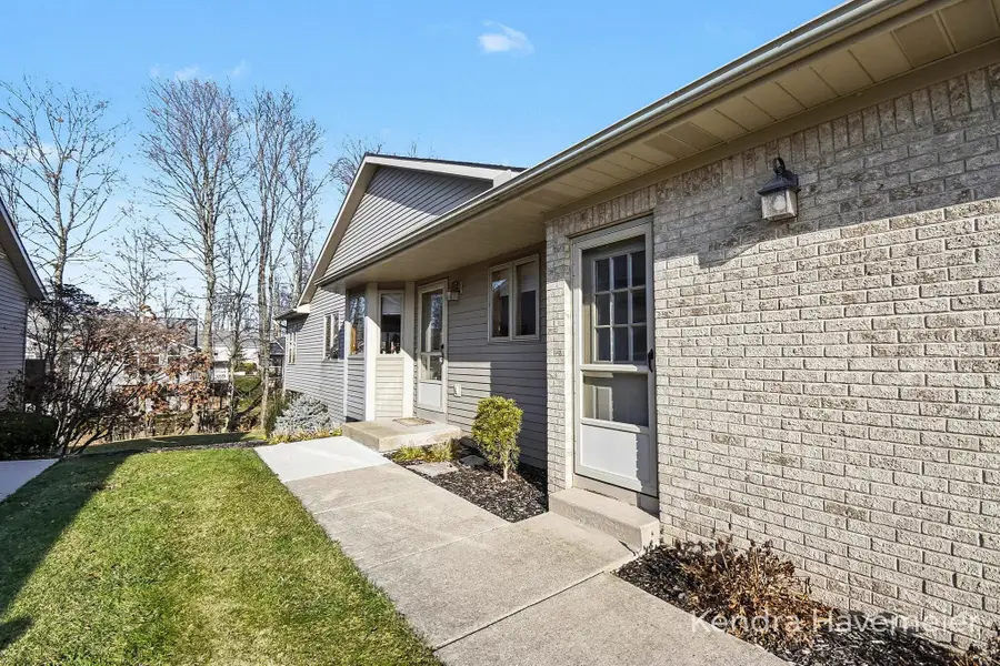 2177 Creekside Drive Sw #39, Byron Center, MI 49315 - Image #2