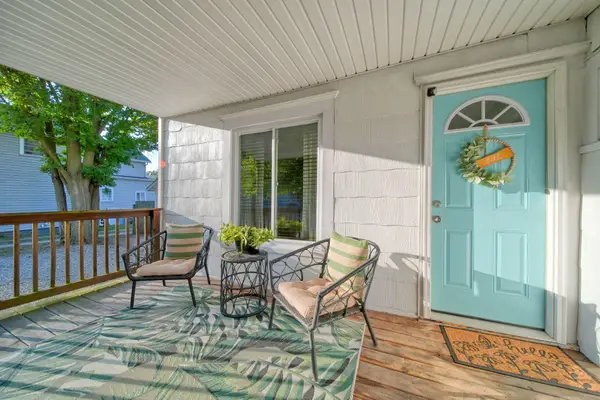 136 E Chestnut Street E, Adrian, MI 49221