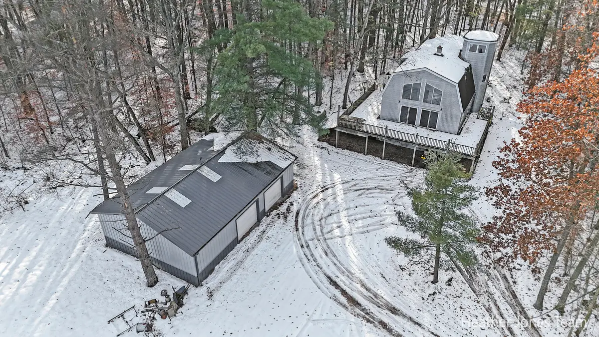 10136 Connelley Avenue Ne, Greenville, MI 48838 - Image #1