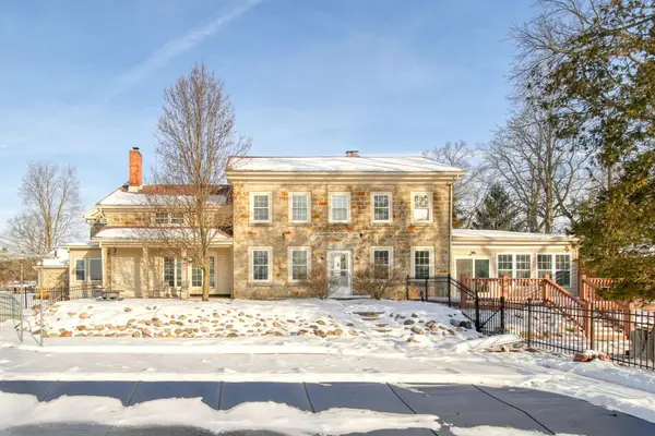 208 Glasgow Road, Jackson, MI 49201