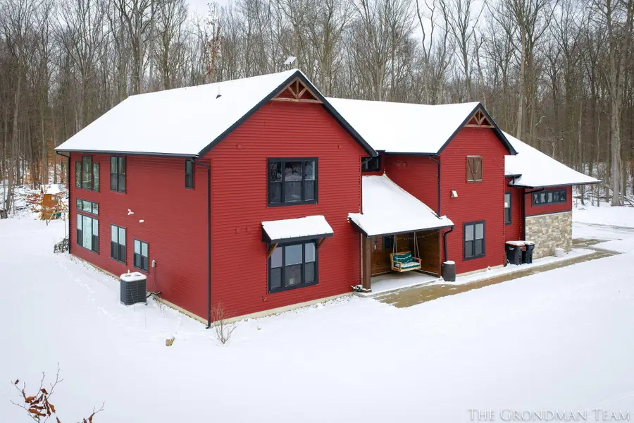 10711 Stump Street, Grand Haven, MI 49417 - Image #2