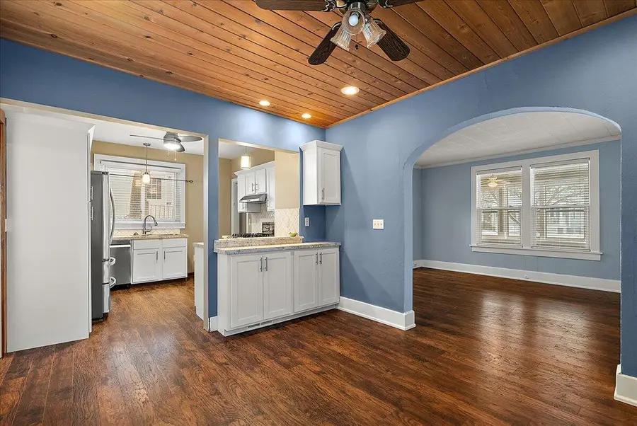 1037 Washington Avenue, Grand Haven, MI 49417 - Image #3