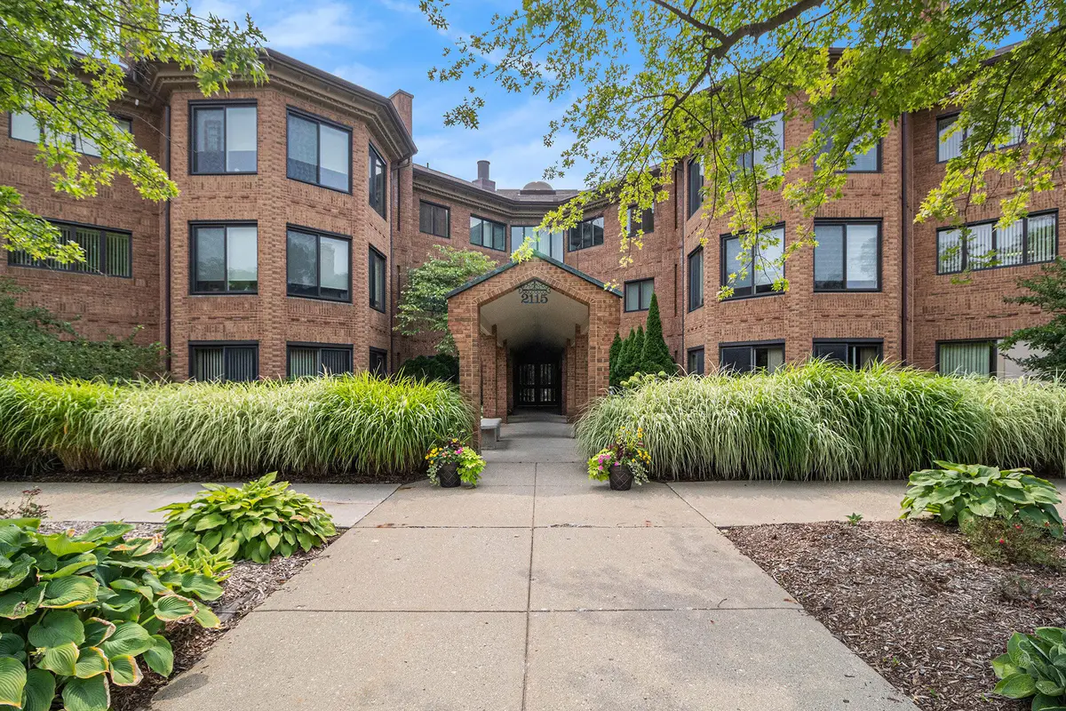 2115 Nature Cove Court #206, Ann Arbor, MI 48104 - Image #1