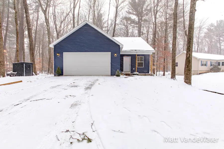 6771 E Four Seasons Drive, Newaygo, MI 49337 - Image #2