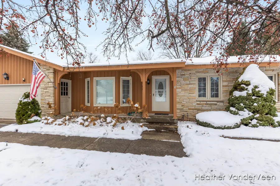 7951 Engelhurst Court, Jenison, MI 49428 - Image #2