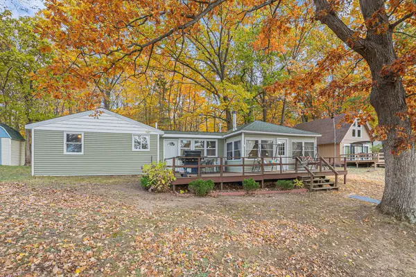 52761 Co Rd 384, Grand Junction, MI 49056