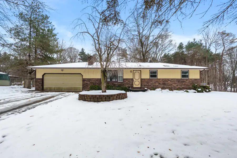 806 E 4th Street, Lawton, MI 49065 - Image #2