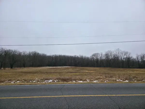 Fenner Road, Perry, MI 48872