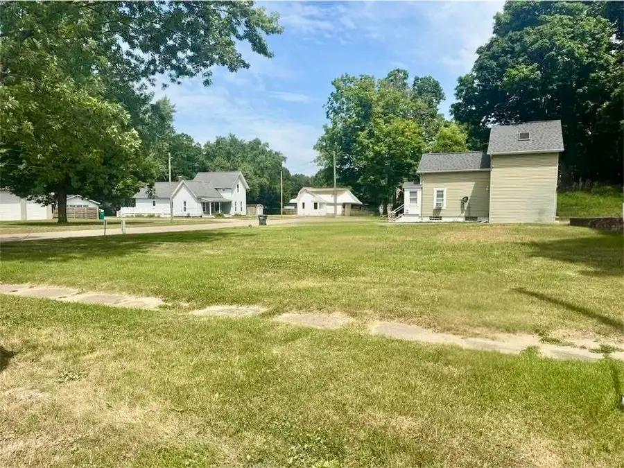 402 N Spruce Street, Vicksburg, MI 49097 - #2