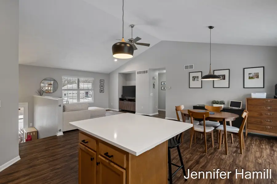 4121 Savannah Court Sw, Grandville, MI 49418 - Image #3