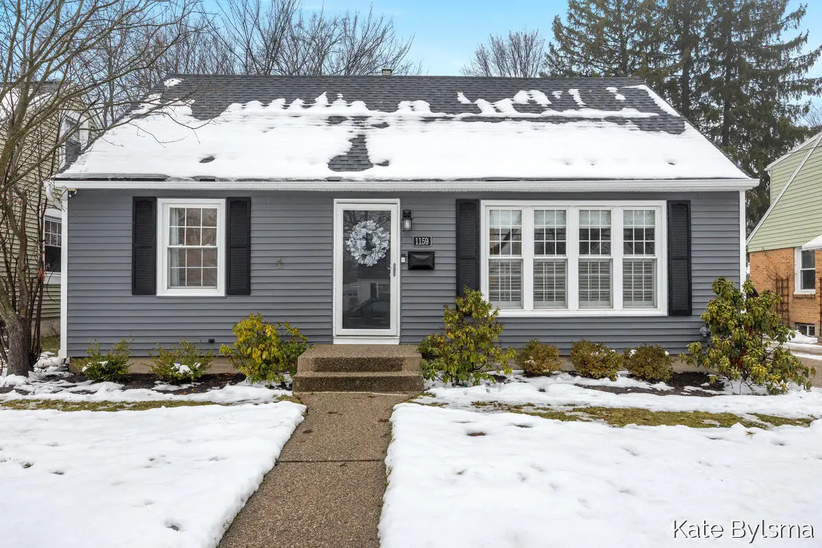 1159 Lakeside Drive Se, Grand Rapids, MI 49506 - Image #1