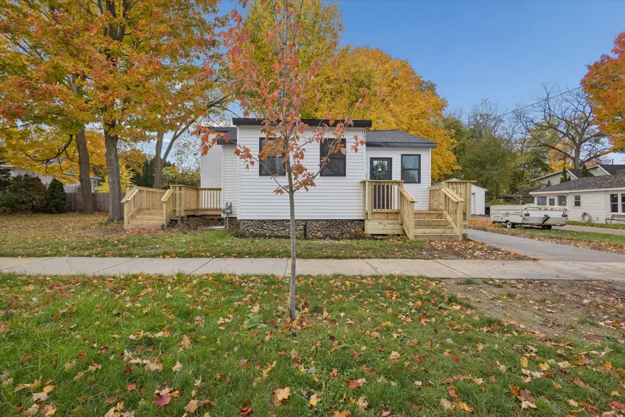 178 Maple Street Ne, Rockford, MI 49341 - Image #3