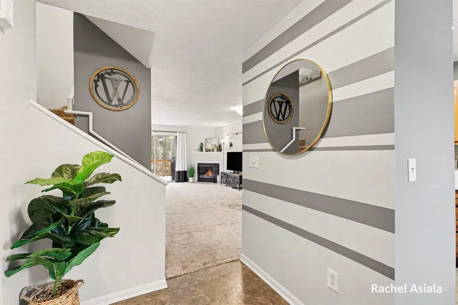 950 Ada Place Drive Se, Grand Rapids, MI 49546 - Image #2