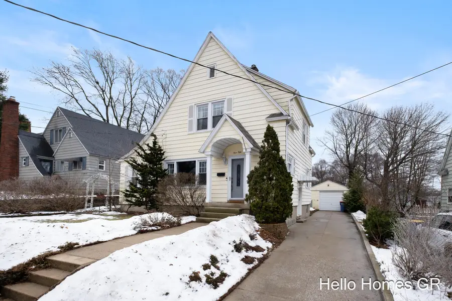 450 Kenwood Street Ne, Grand Rapids, MI 49505 - Image #2