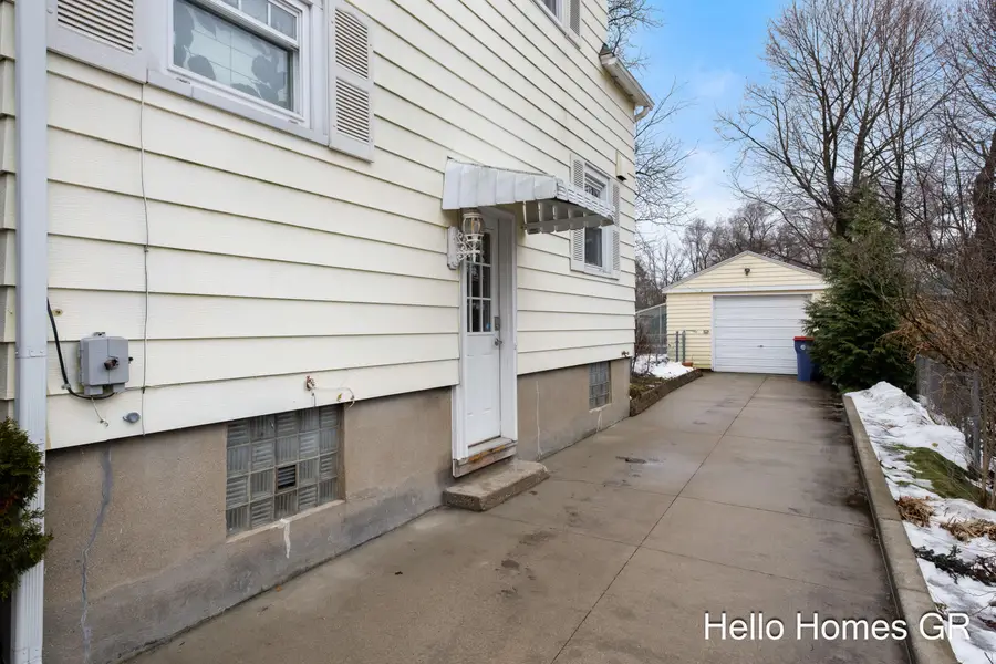 450 Kenwood Street Ne, Grand Rapids, MI 49505 - Image #3