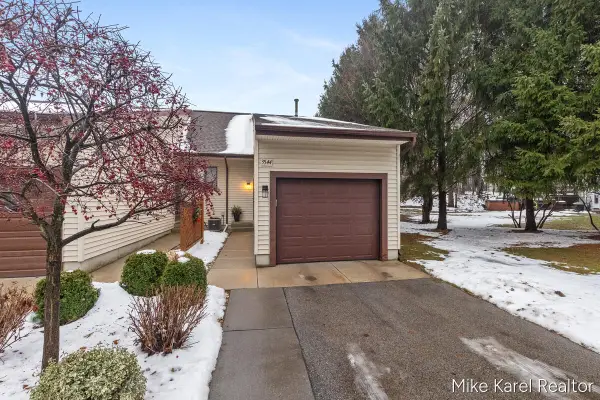 3544 Golfside Drive, Hudsonville, MI 49426