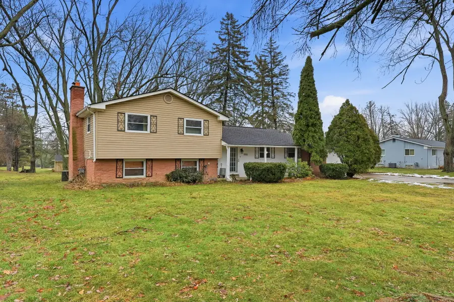 6382 Houghten Drive, Troy, MI 48098 - Image #2