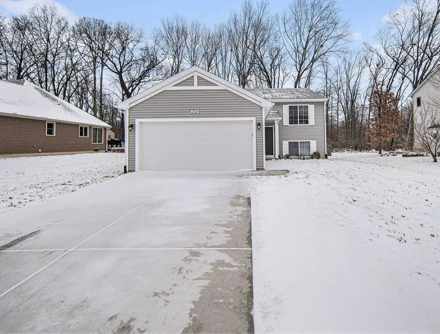 2520 Woodridge Drive, Adrian, MI 49221 - Image #2