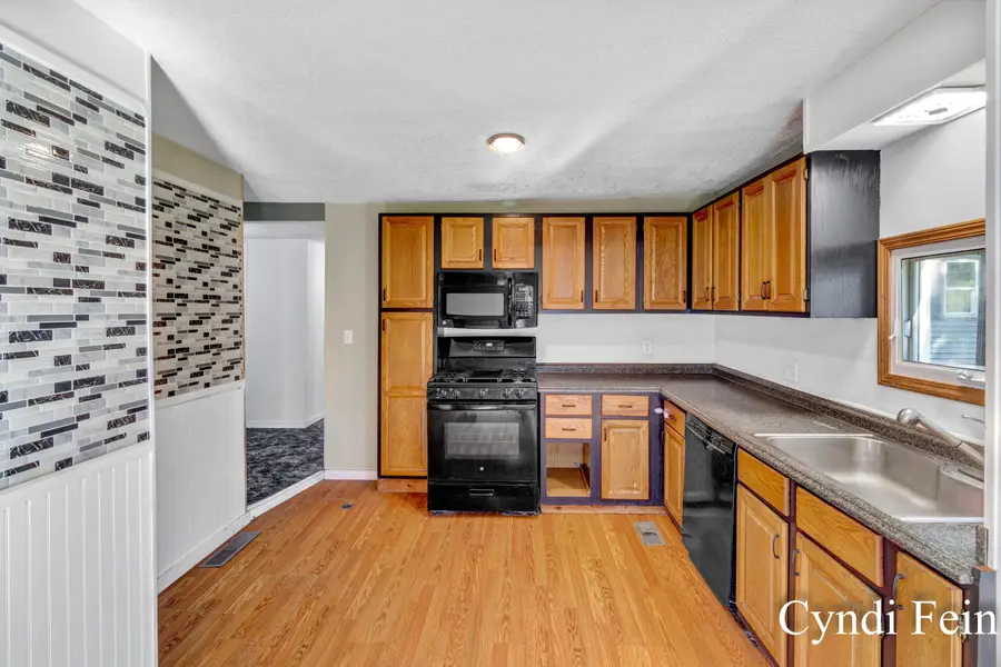 105 6 Mile Road Ne, Comstock Park, MI 49321 - Image #3