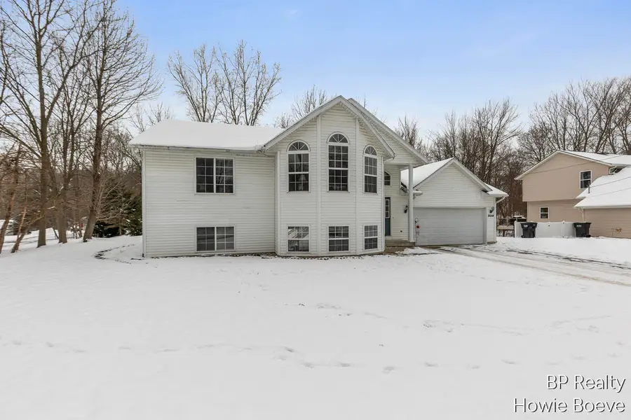 2054 SW 52nd Street Sw, Wyoming, MI 49519 - Image #3