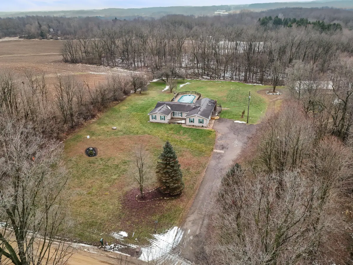 11205 Scipio Highway, Vermontville, MI 49096 - Image #1